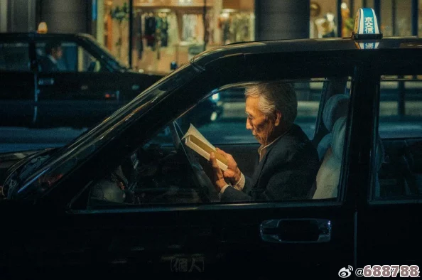 ChineSe〇d老头与激情l：探索生活中的热情与独特视角，用户的深刻见解引人深思
