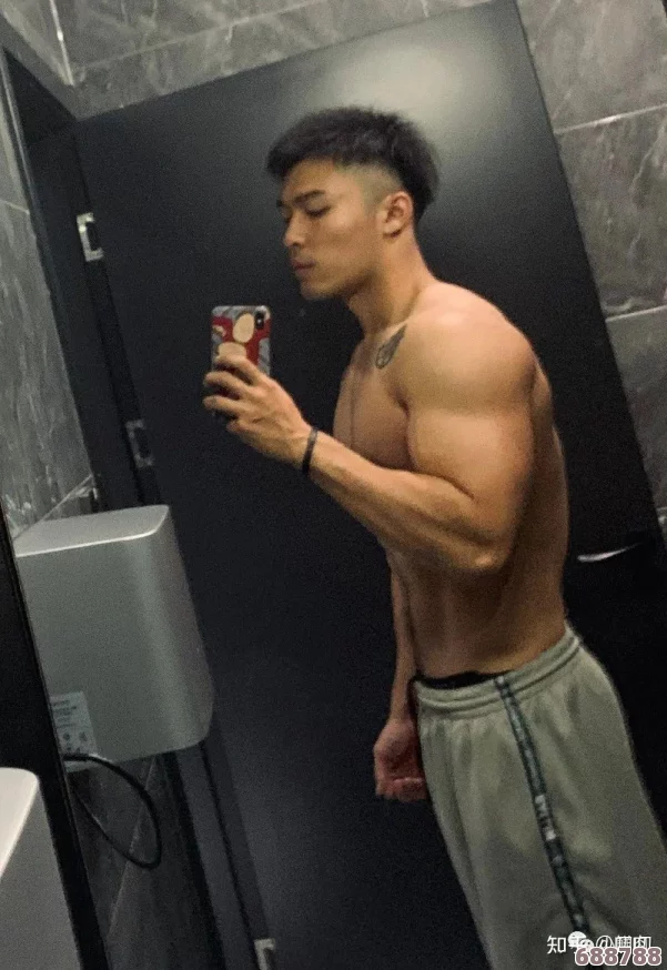 欧美野外猛男的大粗鳮：网友热评9.5分，绝对让你大开眼界
