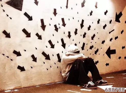 堕落0.60：探讨人性深渊中的挣扎与希望，用户评析引人深思的社会现象与个人成长